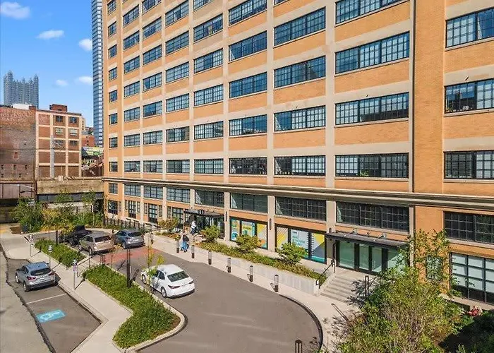 Cozysuites Lavish 1br, Downtown Apartment