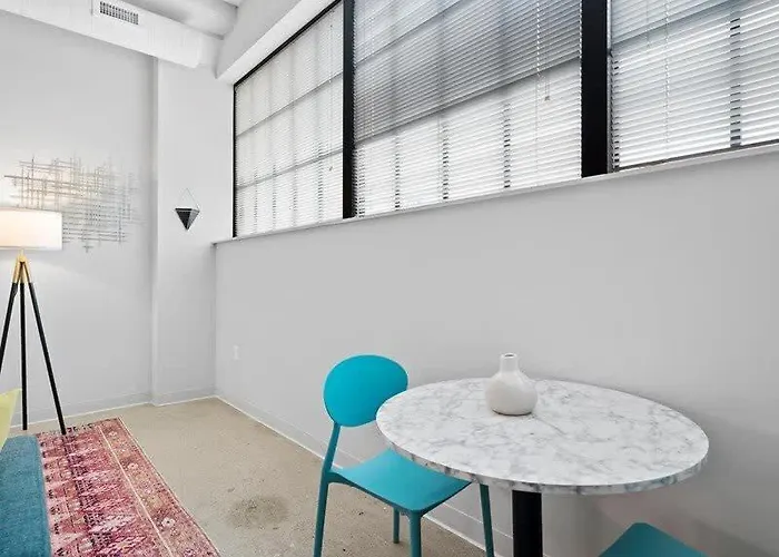 Apartment Cozysuites Lavish 1br, Downtown *